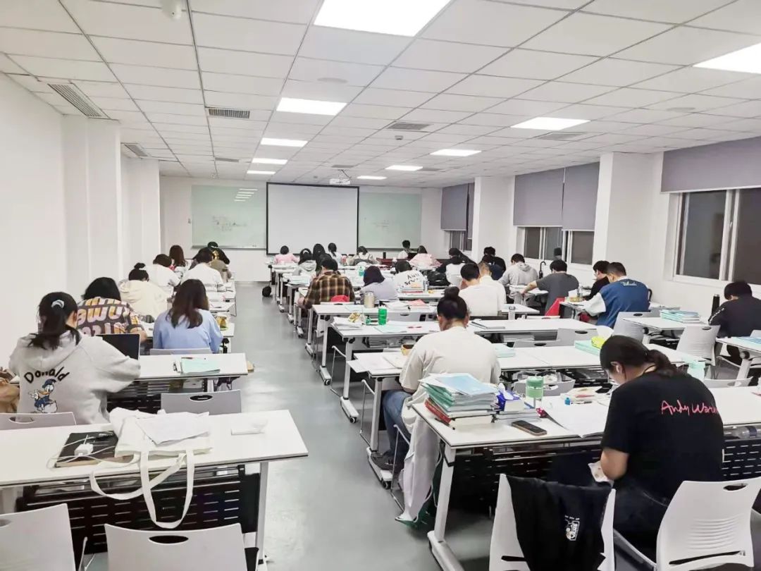 　　東吳教育目前已在安徽和貴州設置培訓中心， 　　其他地區(qū)都有相應的培訓點。